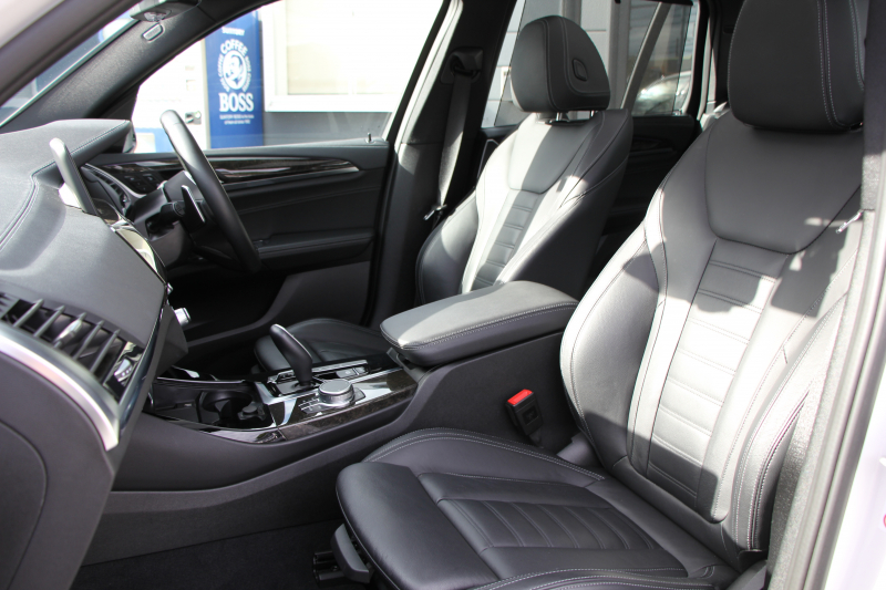 BMW X3 M40i ｾﾚｸﾄP ﾊﾟﾉﾗﾏｻﾝﾙｰﾌ 全席ﾋｰﾀｰ黒革 ﾊｰﾏﾝｶｰﾄﾞﾝｻｳﾝﾄﾞ387馬力 直6ﾀｰﾎﾞBMWﾗｲﾌﾞｺｯｸﾋﾟｯﾄﾞMspﾌﾞﾚｰｷ ﾘｱｼｰﾄ可倒調整 360度ｶﾒﾗ ﾀｯﾁ画面HDDﾅﾋﾞTV ｱｯﾌﾟﾙｶｰﾌﾟﾚｲ LEDﾍｯﾄﾞﾗｲﾄ ｵｰﾄﾊｲﾋﾞｰﾑ 電動ﾄﾗﾝｸ 専用21AW&ﾃﾞﾌ 2年保証