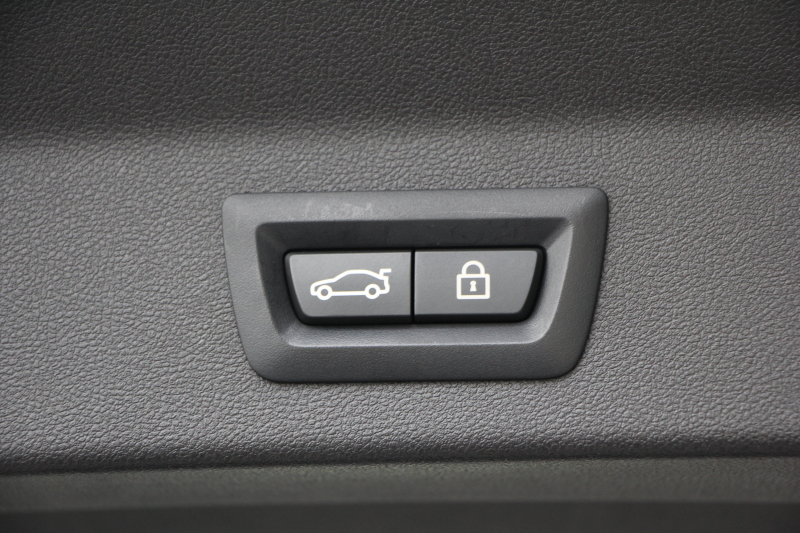 BMW X3 M40i ｾﾚｸﾄP ﾊﾟﾉﾗﾏｻﾝﾙｰﾌ 全席ﾋｰﾀｰ黒革 ﾊｰﾏﾝｶｰﾄﾞﾝｻｳﾝﾄﾞ387馬力 直6ﾀｰﾎﾞBMWﾗｲﾌﾞｺｯｸﾋﾟｯﾄﾞMspﾌﾞﾚｰｷ ﾘｱｼｰﾄ可倒調整 360度ｶﾒﾗ ﾀｯﾁ画面HDDﾅﾋﾞTV ｱｯﾌﾟﾙｶｰﾌﾟﾚｲ LEDﾍｯﾄﾞﾗｲﾄ ｵｰﾄﾊｲﾋﾞｰﾑ 電動ﾄﾗﾝｸ 専用21AW&ﾃﾞﾌ 2年保証