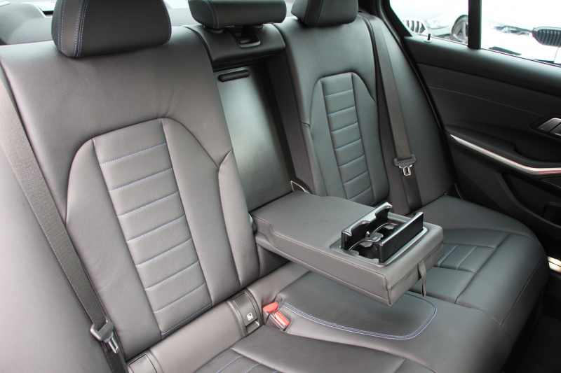 BMW 3シリーズ M340i ｲﾉﾍﾞｰｼｮﾝP 直6ﾀｰﾎﾞ4WD 387馬力 ﾋｰﾀｰ黒革 ﾚｰｻﾞｰﾗｲﾄ 3Dﾃﾞｻﾞｲﾝﾏﾌﾗｰ Mﾊﾟﾌｫｰﾏﾝｽｴｱﾛ EVENTURIｶｰﾎﾞﾝｴｱｰｲﾝﾃｰｸ 電動ﾄﾗﾝｸ ACｼｭﾆｯﾂｧｰｻｽ ｱﾀﾞﾌﾟﾃｨﾌﾞMｻｽ 追従ACC HUD 360度ｶﾒﾗ ﾊｰﾏﾝｶｰﾄﾞﾝ ｼﾞｪｽﾁｬｰC 2年保証