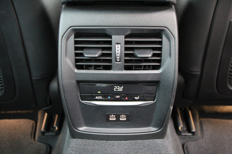 BMW 3シリーズ M340i ｲﾉﾍﾞｰｼｮﾝP 直6ﾀｰﾎﾞ4WD 387馬力 ﾋｰﾀｰ黒革 ﾚｰｻﾞｰﾗｲﾄ 3Dﾃﾞｻﾞｲﾝﾏﾌﾗｰ Mﾊﾟﾌｫｰﾏﾝｽｴｱﾛ EVENTURIｶｰﾎﾞﾝｴｱｰｲﾝﾃｰｸ 電動ﾄﾗﾝｸ ACｼｭﾆｯﾂｧｰｻｽ ｱﾀﾞﾌﾟﾃｨﾌﾞMｻｽ 追従ACC HUD 360度ｶﾒﾗ ﾊｰﾏﾝｶｰﾄﾞﾝ ｼﾞｪｽﾁｬｰC 2年保証