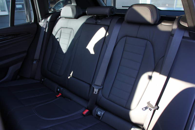 BMW X3 M40d ｾﾚｸﾄP 326馬力 3.0Lﾃﾞｨｰｾﾞﾙﾀｰﾎﾞﾊﾟﾉﾗﾏｻﾝﾙｰﾌ 全席ﾋｰﾀｰ黒革  ﾊｰﾏﾝｶｰﾄﾞﾝｻｳﾝﾄﾞHUD ﾘｱｼｰﾄ可倒調整 専用21AW Mｽﾎﾟｰﾂﾃﾞﾌ&ﾌﾞﾚｰｷ 追従ACC ｽﾃｱﾘﾝｸﾞｻﾎﾟｰﾄ ﾀｯﾁ画面HDDﾅﾋﾞTV 360度ｶﾒﾗ ｱﾝﾋﾞｴﾝﾄﾗｲﾄ 電動ﾄﾗﾝｸ 2年保証