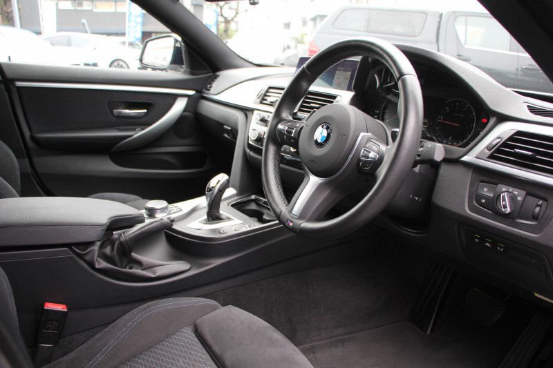 BMW 4シリーズ 420i ｸﾞﾗﾝｸｰﾍﾟMｽﾎﾟｰﾂ 後期 ﾌｪｲｽﾘﾌﾄ後 ｼｰﾄﾋｰﾀｰ 追従ACC LEDﾍｯﾄﾞﾗｲﾄ&ﾃｰﾙ&ﾌｫｸﾞｵﾌﾟｼｮﾝ19AW ﾀｯﾁ画面HDDﾅﾋﾞTV Bｶﾒﾗ 電動ﾄﾗﾝｸ ｽﾏｰﾄｷｰ 液晶ﾒｰﾀｰ Hi-fiｽﾋﾟｰｶｰ 衝突軽減ﾌﾞﾚｰｷ 車線逸脱警告 歩行者警告 2年保証