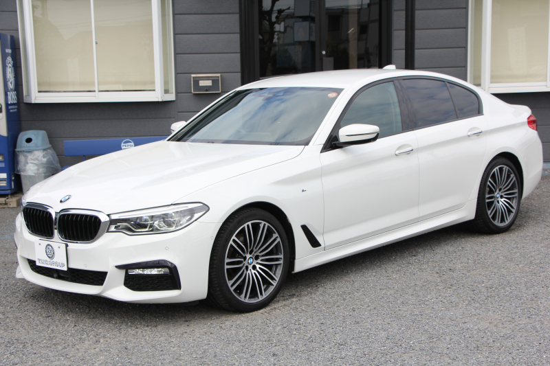 BMW 5シリーズ 523d Mｽﾎﾟｰﾂ ﾊｲﾗｲﾝ 全席ﾋｰﾀｰ黒革 HUD ｶﾀﾛｸﾞ燃費21.5km/L 追従ACC ｽﾃｱﾘﾝｸﾞｻﾎﾟｰﾄ LEDﾍｯﾄﾞﾗｲﾄ ｵｰﾄﾊｲﾋﾞｰﾑ 液晶ﾒｰﾀｰ 360度ｶﾒﾗ ﾀｯﾁ画面HDDﾅﾋﾞTV 専用ｴｱﾛ 19AW 電動ﾄﾗﾝｸ ｽﾏｰﾄｷｰ ﾊﾟﾄﾞﾙｼﾌﾄ 2年保証