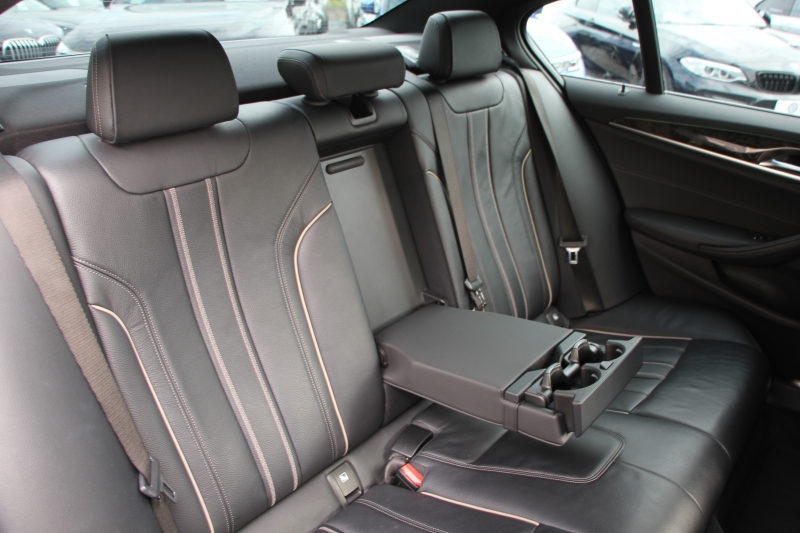 BMW 5シリーズ 523d Mｽﾎﾟｰﾂ ﾊｲﾗｲﾝ 全席ﾋｰﾀｰ黒革 HUD ｶﾀﾛｸﾞ燃費21.5km/L 追従ACC ｽﾃｱﾘﾝｸﾞｻﾎﾟｰﾄ LEDﾍｯﾄﾞﾗｲﾄ ｵｰﾄﾊｲﾋﾞｰﾑ 液晶ﾒｰﾀｰ 360度ｶﾒﾗ ﾀｯﾁ画面HDDﾅﾋﾞTV 専用ｴｱﾛ 19AW 電動ﾄﾗﾝｸ ｽﾏｰﾄｷｰ ﾊﾟﾄﾞﾙｼﾌﾄ 2年保証