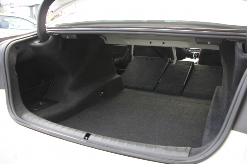 BMW 5シリーズ 523d Mｽﾎﾟｰﾂ ﾊｲﾗｲﾝ 全席ﾋｰﾀｰ黒革 HUD ｶﾀﾛｸﾞ燃費21.5km/L 追従ACC ｽﾃｱﾘﾝｸﾞｻﾎﾟｰﾄ LEDﾍｯﾄﾞﾗｲﾄ ｵｰﾄﾊｲﾋﾞｰﾑ 液晶ﾒｰﾀｰ 360度ｶﾒﾗ ﾀｯﾁ画面HDDﾅﾋﾞTV 専用ｴｱﾛ 19AW 電動ﾄﾗﾝｸ ｽﾏｰﾄｷｰ ﾊﾟﾄﾞﾙｼﾌﾄ 2年保証