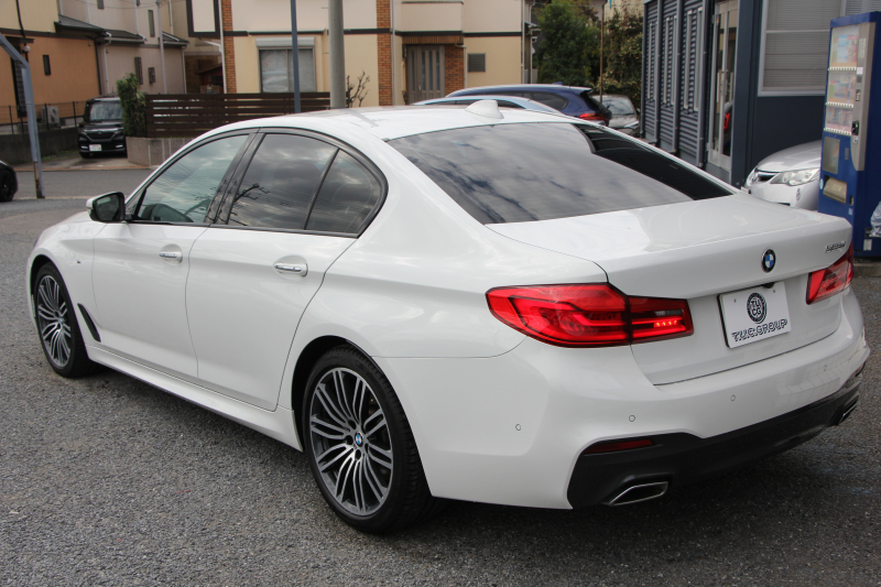 BMW 5シリーズ 523d Mｽﾎﾟｰﾂ ﾊｲﾗｲﾝ 全席ﾋｰﾀｰ黒革 HUD ｶﾀﾛｸﾞ燃費21.5km/L 追従ACC ｽﾃｱﾘﾝｸﾞｻﾎﾟｰﾄ LEDﾍｯﾄﾞﾗｲﾄ ｵｰﾄﾊｲﾋﾞｰﾑ 液晶ﾒｰﾀｰ 360度ｶﾒﾗ ﾀｯﾁ画面HDDﾅﾋﾞTV 専用ｴｱﾛ 19AW 電動ﾄﾗﾝｸ ｽﾏｰﾄｷｰ ﾊﾟﾄﾞﾙｼﾌﾄ 2年保証