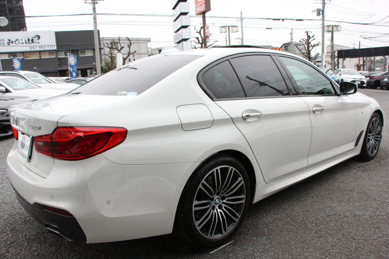 BMW 5シリーズ 523i Mｽﾎﾟｰﾂ ﾊｲﾗｲﾝ ｲﾉﾍﾞｰｼｮﾝP ｻﾝﾙｰﾌ 全席ﾋｰﾀｰ黒革 ﾃﾞｨｽﾌﾟﾚｲｷｰ HUD ｼﾞｪｽﾁｬｰC ﾜｲﾔﾚｽ充電 追従ACC ｽﾃｱﾘﾝｸﾞｻﾎﾟｰﾄ ﾀｯﾁ画面HDDﾅﾋﾞTV LEDﾍｯﾄﾞﾗｲﾄ ｵｰﾄﾊｲﾋﾞｰﾑ 360度ｶﾒﾗ 19AW 電動ﾄﾗﾝｸ 2年保証