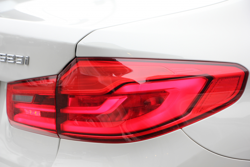 BMW 5シリーズ 523i Mｽﾎﾟｰﾂ ﾊｲﾗｲﾝ ｲﾉﾍﾞｰｼｮﾝP ｻﾝﾙｰﾌ 全席ﾋｰﾀｰ黒革 ﾃﾞｨｽﾌﾟﾚｲｷｰ HUD ｼﾞｪｽﾁｬｰC ﾜｲﾔﾚｽ充電 追従ACC ｽﾃｱﾘﾝｸﾞｻﾎﾟｰﾄ ﾀｯﾁ画面HDDﾅﾋﾞTV LEDﾍｯﾄﾞﾗｲﾄ ｵｰﾄﾊｲﾋﾞｰﾑ 360度ｶﾒﾗ 19AW 電動ﾄﾗﾝｸ 2年保証