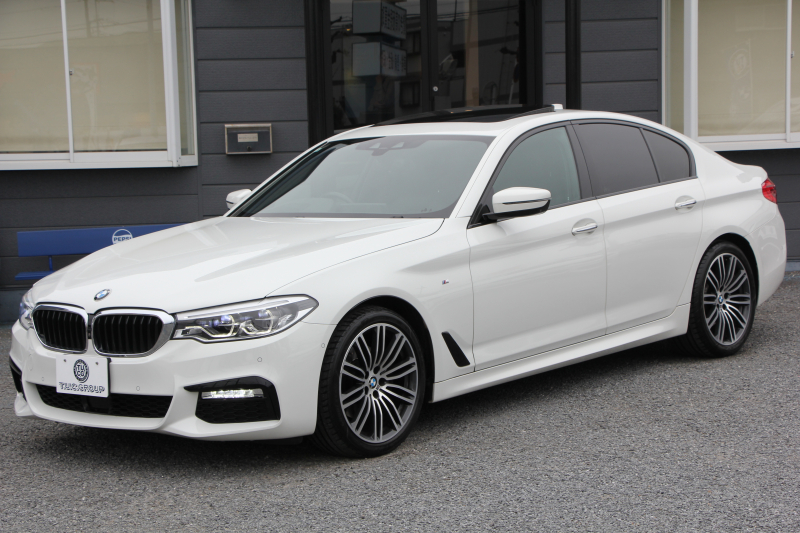 BMW 5シリーズ 523i Mｽﾎﾟｰﾂ ﾊｲﾗｲﾝ ｲﾉﾍﾞｰｼｮﾝP ｻﾝﾙｰﾌ 全席ﾋｰﾀｰ黒革 ﾃﾞｨｽﾌﾟﾚｲｷｰ HUD ｼﾞｪｽﾁｬｰC ﾜｲﾔﾚｽ充電 追従ACC ｽﾃｱﾘﾝｸﾞｻﾎﾟｰﾄ ﾀｯﾁ画面HDDﾅﾋﾞTV LEDﾍｯﾄﾞﾗｲﾄ ｵｰﾄﾊｲﾋﾞｰﾑ 360度ｶﾒﾗ 19AW 電動ﾄﾗﾝｸ 2年保証
