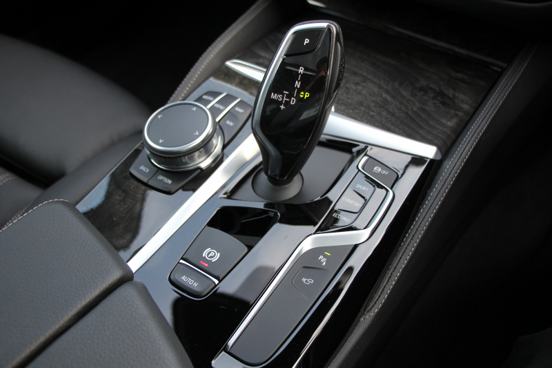 BMW 5シリーズ 523i Mｽﾎﾟｰﾂ ﾊｲﾗｲﾝ ｲﾉﾍﾞｰｼｮﾝP ｻﾝﾙｰﾌ 全席ﾋｰﾀｰ黒革 ﾃﾞｨｽﾌﾟﾚｲｷｰ HUD ｼﾞｪｽﾁｬｰC ﾜｲﾔﾚｽ充電 追従ACC ｽﾃｱﾘﾝｸﾞｻﾎﾟｰﾄ ﾀｯﾁ画面HDDﾅﾋﾞTV LEDﾍｯﾄﾞﾗｲﾄ ｵｰﾄﾊｲﾋﾞｰﾑ 360度ｶﾒﾗ 19AW 電動ﾄﾗﾝｸ 2年保証