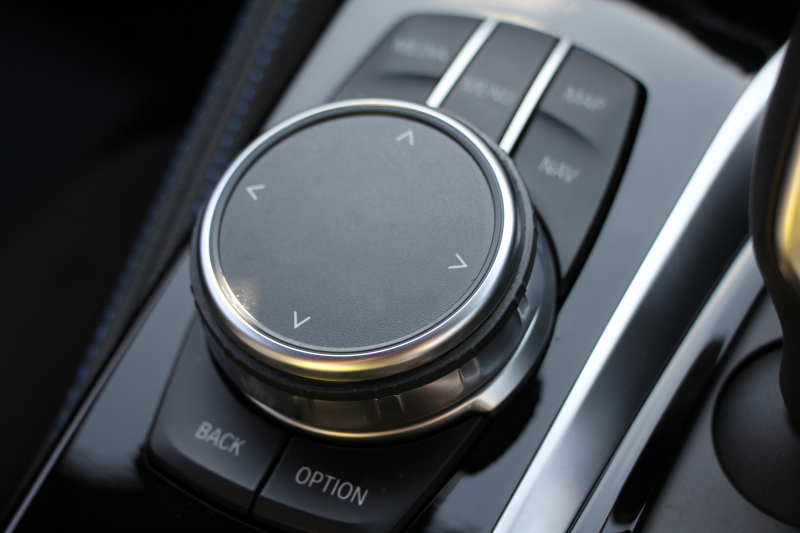 BMW 5シリーズ 523d ｴﾃﾞｨｼｮﾝﾐｯｼｮﾝｲﾝﾎﾟｯｼﾌﾞﾙ 特別仕様車 ﾊｰﾏﾝｶｰﾄﾞﾝｻﾗｳﾝﾄﾞHUD 専用ﾌﾞﾗｯｸ19AW ﾌﾞﾗｯｸｷﾄﾞﾆｰｸﾞﾘﾙ 追従ACC ｽﾃｱﾘﾝｸﾞｻﾎﾟｰﾄ 360度ｶﾒﾗ Pｱｼｽﾄ ﾀｯﾁ画面HDDﾅﾋﾞTV LEDﾍｯﾄﾞﾗｲﾄ ｵｰﾄﾊｲﾋﾞｰﾑ 電動ﾄﾗﾝｸ 2年保証