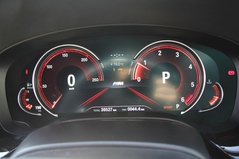 BMW 5シリーズ 523d ｴﾃﾞｨｼｮﾝﾐｯｼｮﾝｲﾝﾎﾟｯｼﾌﾞﾙ 特別仕様車 ﾊｰﾏﾝｶｰﾄﾞﾝｻﾗｳﾝﾄﾞHUD 専用ﾌﾞﾗｯｸ19AW ﾌﾞﾗｯｸｷﾄﾞﾆｰｸﾞﾘﾙ 追従ACC ｽﾃｱﾘﾝｸﾞｻﾎﾟｰﾄ 360度ｶﾒﾗ Pｱｼｽﾄ ﾀｯﾁ画面HDDﾅﾋﾞTV LEDﾍｯﾄﾞﾗｲﾄ ｵｰﾄﾊｲﾋﾞｰﾑ 電動ﾄﾗﾝｸ 2年保証