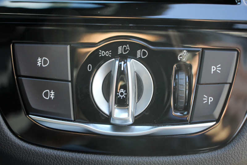 BMW 5シリーズ 523d ｴﾃﾞｨｼｮﾝﾐｯｼｮﾝｲﾝﾎﾟｯｼﾌﾞﾙ 特別仕様車 ﾊｰﾏﾝｶｰﾄﾞﾝｻﾗｳﾝﾄﾞHUD 専用ﾌﾞﾗｯｸ19AW ﾌﾞﾗｯｸｷﾄﾞﾆｰｸﾞﾘﾙ 追従ACC ｽﾃｱﾘﾝｸﾞｻﾎﾟｰﾄ 360度ｶﾒﾗ Pｱｼｽﾄ ﾀｯﾁ画面HDDﾅﾋﾞTV LEDﾍｯﾄﾞﾗｲﾄ ｵｰﾄﾊｲﾋﾞｰﾑ 電動ﾄﾗﾝｸ 2年保証