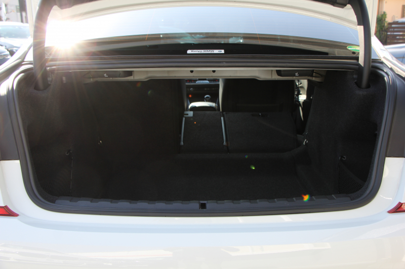 BMW 3シリーズ 320i Mｽﾎﾟｰﾂ ﾃﾞﾋﾞｭｰ&ｺﾝﾌｫｰﾄP ﾋｰﾀｰ黒革 専用ﾌﾞﾙｰｽﾃｯﾁ 19AW 追従ACC ｽﾃｱﾘﾝｸﾞｻﾎﾟｰﾄ LEDﾍｯﾄﾞﾗｲﾄ ｵｰﾄﾊｲﾋﾞｰﾑ 電動ﾄﾗﾝｸ ｱｯﾌﾟﾙｶｰﾌﾟﾚｲ ﾌﾙｾｸﾞTV  ﾀｯﾁ画面HDDﾅﾋﾞﾜｲﾔﾚｽ充電 Hi-fiｽﾋﾟｰｶｰ Pｱｼｽﾄ 専用ｴｱﾛ 2年保証