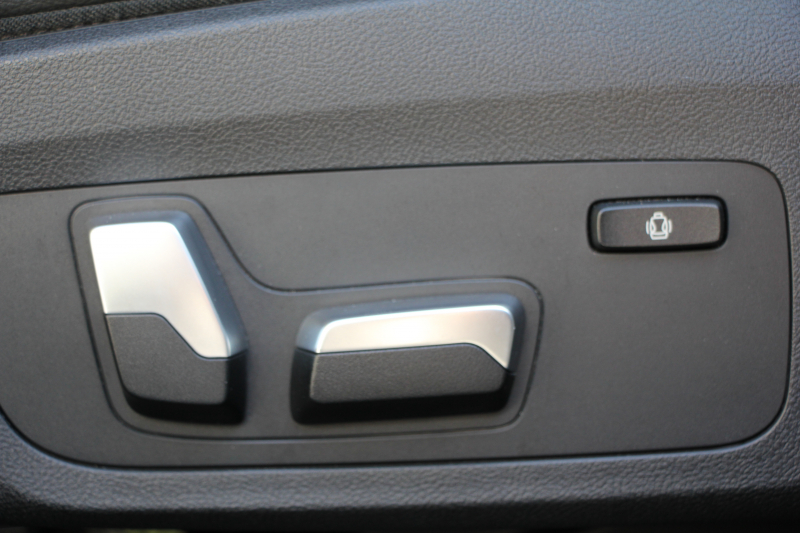 BMW 3シリーズ 320i Mｽﾎﾟｰﾂ ﾃﾞﾋﾞｭｰ&ｺﾝﾌｫｰﾄP ﾋｰﾀｰ黒革 専用ﾌﾞﾙｰｽﾃｯﾁ 19AW 追従ACC ｽﾃｱﾘﾝｸﾞｻﾎﾟｰﾄ LEDﾍｯﾄﾞﾗｲﾄ ｵｰﾄﾊｲﾋﾞｰﾑ 電動ﾄﾗﾝｸ ｱｯﾌﾟﾙｶｰﾌﾟﾚｲ ﾌﾙｾｸﾞTV  ﾀｯﾁ画面HDDﾅﾋﾞﾜｲﾔﾚｽ充電 Hi-fiｽﾋﾟｰｶｰ Pｱｼｽﾄ 専用ｴｱﾛ 2年保証