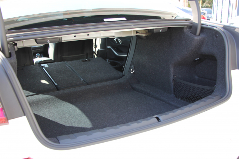 BMW 3シリーズ 320i Mｽﾎﾟｰﾂ ﾃﾞﾋﾞｭｰ&ｺﾝﾌｫｰﾄP ﾋｰﾀｰ黒革 専用ﾌﾞﾙｰｽﾃｯﾁ 19AW 追従ACC ｽﾃｱﾘﾝｸﾞｻﾎﾟｰﾄ LEDﾍｯﾄﾞﾗｲﾄ ｵｰﾄﾊｲﾋﾞｰﾑ 電動ﾄﾗﾝｸ ｱｯﾌﾟﾙｶｰﾌﾟﾚｲ ﾌﾙｾｸﾞTV  ﾀｯﾁ画面HDDﾅﾋﾞﾜｲﾔﾚｽ充電 Hi-fiｽﾋﾟｰｶｰ Pｱｼｽﾄ 専用ｴｱﾛ 2年保証