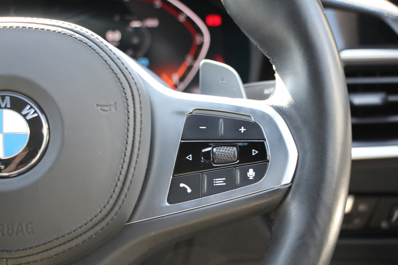 BMW 3シリーズ 320i Mｽﾎﾟｰﾂ ﾃﾞﾋﾞｭｰ&ｺﾝﾌｫｰﾄP ﾋｰﾀｰ黒革 専用ﾌﾞﾙｰｽﾃｯﾁ 19AW 追従ACC ｽﾃｱﾘﾝｸﾞｻﾎﾟｰﾄ LEDﾍｯﾄﾞﾗｲﾄ ｵｰﾄﾊｲﾋﾞｰﾑ 電動ﾄﾗﾝｸ ｱｯﾌﾟﾙｶｰﾌﾟﾚｲ ﾌﾙｾｸﾞTV  ﾀｯﾁ画面HDDﾅﾋﾞﾜｲﾔﾚｽ充電 Hi-fiｽﾋﾟｰｶｰ Pｱｼｽﾄ 専用ｴｱﾛ 2年保証