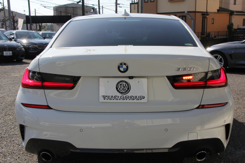 BMW 3シリーズ 320i Mｽﾎﾟｰﾂ ﾃﾞﾋﾞｭｰ&ｺﾝﾌｫｰﾄP ﾋｰﾀｰ黒革 専用ﾌﾞﾙｰｽﾃｯﾁ 19AW 追従ACC ｽﾃｱﾘﾝｸﾞｻﾎﾟｰﾄ LEDﾍｯﾄﾞﾗｲﾄ ｵｰﾄﾊｲﾋﾞｰﾑ 電動ﾄﾗﾝｸ ｱｯﾌﾟﾙｶｰﾌﾟﾚｲ ﾌﾙｾｸﾞTV  ﾀｯﾁ画面HDDﾅﾋﾞﾜｲﾔﾚｽ充電 Hi-fiｽﾋﾟｰｶｰ Pｱｼｽﾄ 専用ｴｱﾛ 2年保証