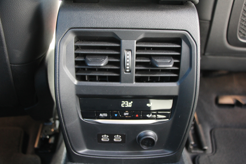 BMW 3シリーズ 320i Mｽﾎﾟｰﾂ ﾃﾞﾋﾞｭｰ&ｺﾝﾌｫｰﾄP ﾋｰﾀｰ黒革 専用ﾌﾞﾙｰｽﾃｯﾁ 19AW 追従ACC ｽﾃｱﾘﾝｸﾞｻﾎﾟｰﾄ LEDﾍｯﾄﾞﾗｲﾄ ｵｰﾄﾊｲﾋﾞｰﾑ 電動ﾄﾗﾝｸ ｱｯﾌﾟﾙｶｰﾌﾟﾚｲ ﾌﾙｾｸﾞTV  ﾀｯﾁ画面HDDﾅﾋﾞﾜｲﾔﾚｽ充電 Hi-fiｽﾋﾟｰｶｰ Pｱｼｽﾄ 専用ｴｱﾛ 2年保証