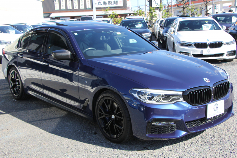 BMW 5シリーズ 530i Mｽﾎﾟｰﾂ 252馬力 1ｵﾅ ｻﾝﾙｰﾌ 全席ﾋｰﾀｰ黒革 ﾌﾞﾗｯｸ19AW Mspﾌﾞﾚｰｷ 追従ACC ｽﾃｱﾘﾝｸﾞｻﾎﾟｰﾄ LEDﾍｯﾄﾞﾗｲﾄ ﾊｲﾋﾞｰﾑｱｼｽﾄ ﾀｯﾁ画面HDDﾅﾋﾞTV 360度ｶﾒﾗ Pｱｼｽﾄﾌﾟﾗｽ 電動ﾄﾗﾝｸ 専用ｴｱﾛ ﾊﾟﾄﾞﾙｼﾌﾄ 2年保証