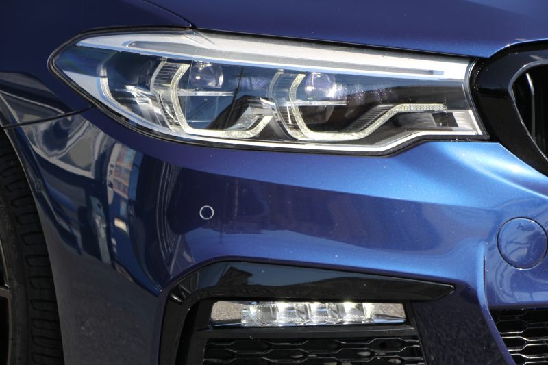 BMW 5シリーズ 530i Mｽﾎﾟｰﾂ 252馬力 1ｵﾅ ｻﾝﾙｰﾌ 全席ﾋｰﾀｰ黒革 ﾌﾞﾗｯｸ19AW Mspﾌﾞﾚｰｷ 追従ACC ｽﾃｱﾘﾝｸﾞｻﾎﾟｰﾄ LEDﾍｯﾄﾞﾗｲﾄ ﾊｲﾋﾞｰﾑｱｼｽﾄ ﾀｯﾁ画面HDDﾅﾋﾞTV 360度ｶﾒﾗ Pｱｼｽﾄﾌﾟﾗｽ 電動ﾄﾗﾝｸ 専用ｴｱﾛ ﾊﾟﾄﾞﾙｼﾌﾄ 2年保証