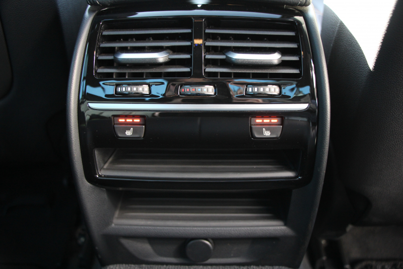 BMW 5シリーズ 530i Mｽﾎﾟｰﾂ 252馬力 1ｵﾅ ｻﾝﾙｰﾌ 全席ﾋｰﾀｰ黒革 ﾌﾞﾗｯｸ19AW Mspﾌﾞﾚｰｷ 追従ACC ｽﾃｱﾘﾝｸﾞｻﾎﾟｰﾄ LEDﾍｯﾄﾞﾗｲﾄ ﾊｲﾋﾞｰﾑｱｼｽﾄ ﾀｯﾁ画面HDDﾅﾋﾞTV 360度ｶﾒﾗ Pｱｼｽﾄﾌﾟﾗｽ 電動ﾄﾗﾝｸ 専用ｴｱﾛ ﾊﾟﾄﾞﾙｼﾌﾄ 2年保証