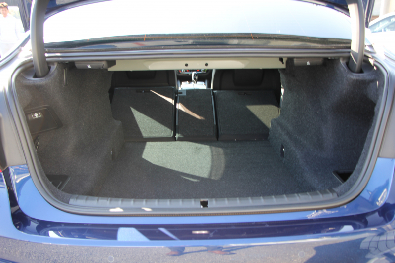 BMW 5シリーズ 530i Mｽﾎﾟｰﾂ 252馬力 1ｵﾅ ｻﾝﾙｰﾌ 全席ﾋｰﾀｰ黒革 ﾌﾞﾗｯｸ19AW Mspﾌﾞﾚｰｷ 追従ACC ｽﾃｱﾘﾝｸﾞｻﾎﾟｰﾄ LEDﾍｯﾄﾞﾗｲﾄ ﾊｲﾋﾞｰﾑｱｼｽﾄ ﾀｯﾁ画面HDDﾅﾋﾞTV 360度ｶﾒﾗ Pｱｼｽﾄﾌﾟﾗｽ 電動ﾄﾗﾝｸ 専用ｴｱﾛ ﾊﾟﾄﾞﾙｼﾌﾄ 2年保証