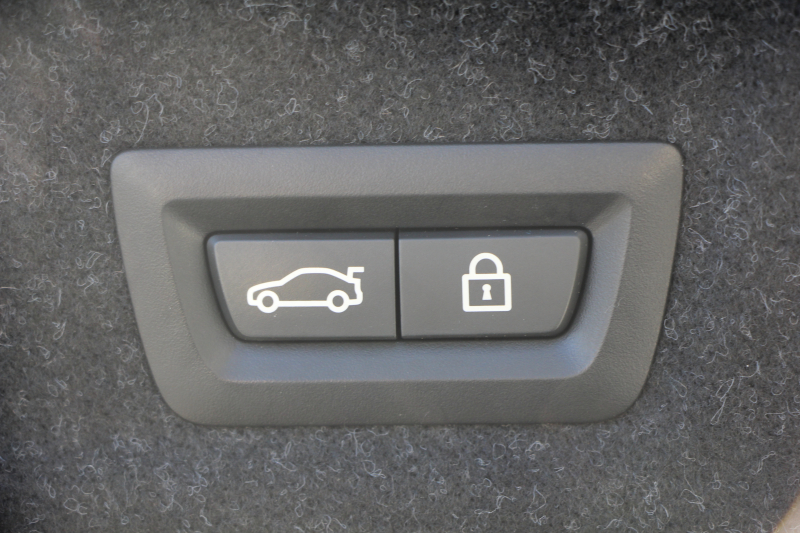 BMW 3シリーズ 320d Xdrive Mｽﾎﾟｰﾂ ﾊｲﾗｲﾝ ｲﾉﾍﾞｰｼｮﾝP ｺﾝﾌｫｰﾄP 4WD ｺﾆｬｯｸﾚｻﾞｰ ｼｰﾄﾋｰﾀｰ ﾚｰｻﾞｰﾗｲﾄ HUD ｼﾞｪｽﾁｬｰC ｵﾌﾟｼｮﾝ19AW 360度ｶﾒﾗ BMWﾗｲﾌﾞｺｯｸﾋﾟｯﾄﾞﾀｯﾁ画面HDDﾅﾋﾞApplecarplay ﾜｲﾔﾚｽ充電 ｵｰﾄﾊｲﾋﾞｰﾑ 追従ACC 電動ﾄﾗﾝｸ 2年保証