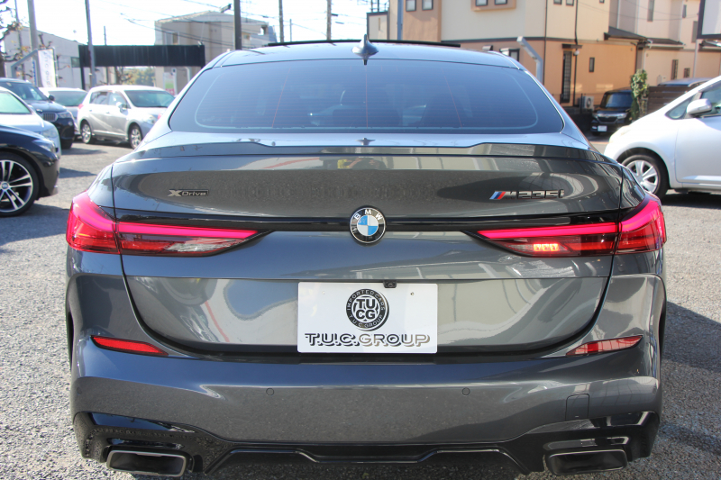 BMW 2シリーズ M235i Xdrive ｸﾞﾗﾝｸｰﾍﾟﾌﾟﾗｽP 306馬力 4WD ﾊﾟﾉﾗﾏｻﾝﾙｰﾌ ﾋｰﾀｰ黒革 Mｽﾎﾟｰﾂｼｰﾄ ｱﾀﾞﾌﾟﾃｨﾌﾞｻｽ Hi-fiｽﾋﾟｰｶｰ 追従ACC 後退ｱｼｽﾄ LEDﾍｯﾄﾞﾗｲﾄ 専用18AW Mspﾌﾞﾚｰｷ Applecarplay ﾀｯﾁ画面HDDﾅﾋﾞPｱｼｽﾄ 2年保証
