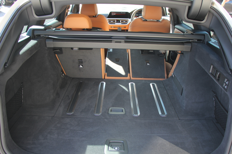 BMW 3シリーズ 320i ﾂｰﾘﾝｸﾞMｽﾎﾟｰﾂ ﾊｲﾗｲﾝ ｺﾆｬｯｸﾚｻﾞｰ ｼｰﾄﾋｰﾀｰ Pｱｼｽﾄﾌﾟﾗｽ 360度ｶﾒﾗ ﾀｯﾁ画面HDDﾅﾋﾞLEDﾍｯﾄﾞﾗｲﾄ ｵｰﾄﾊｲﾋﾞｰﾑ 追従ACC ｽﾃｱﾘﾝｸﾞｻﾎﾟｰﾄ ｱﾝﾋﾞｴﾝﾄﾗｲﾄ 電動ﾄﾗﾝｸ ｱｸﾃｨﾌﾞPDC緊急ﾌﾞﾚｰｷ 専用ｴｱﾛ 2年保証