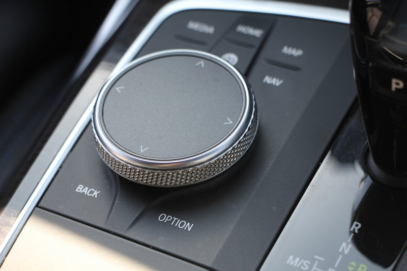 BMW 3シリーズ 320d Xdrive Mｽﾎﾟｰﾂ ﾃﾞﾋﾞｭｰP ｺﾝﾌｫｰﾄP 4WD ﾋｰﾀｰ黒革 ﾌﾞﾙｰｽﾃｯﾁ 19AW Pｱｼｽﾄﾌﾟﾗｽ 360度ｶﾒﾗ ﾌﾙｾｸﾞTV LEDﾍｯﾄﾞﾗｲﾄ ｵｰﾄﾊｲﾋﾞｰﾑ 追従ACC ｽﾃｱﾘﾝｸﾞｻﾎﾟｰﾄ ｱｯﾌﾟﾙｶｰﾌﾟﾚｲ ﾀｯﾁ画面HDDﾅﾋﾞ電動ﾄﾗﾝｸ 2年保証