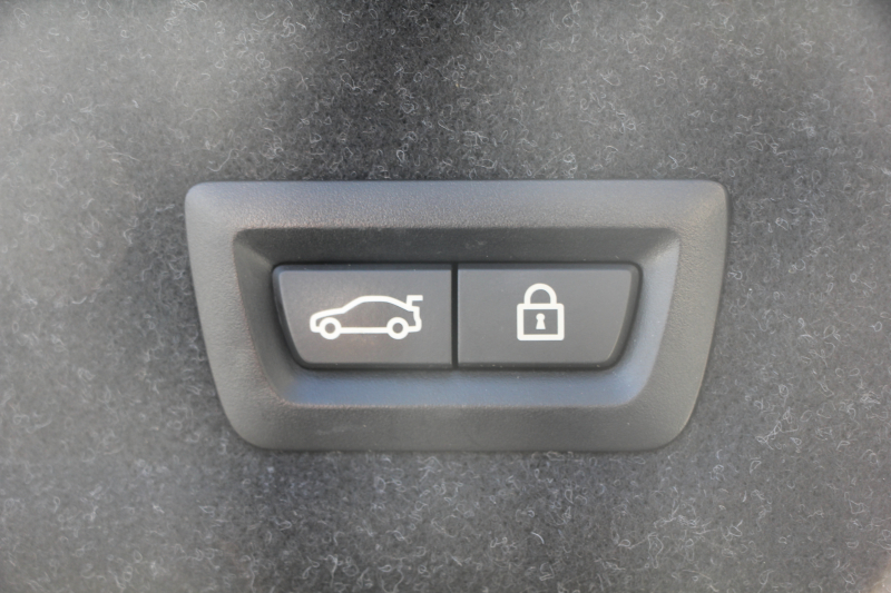 BMW 3シリーズ 320d Xdrive Mｽﾎﾟｰﾂ ﾃﾞﾋﾞｭｰP ｺﾝﾌｫｰﾄP 4WD ﾋｰﾀｰ黒革 ﾌﾞﾙｰｽﾃｯﾁ 19AW Pｱｼｽﾄﾌﾟﾗｽ 360度ｶﾒﾗ ﾌﾙｾｸﾞTV LEDﾍｯﾄﾞﾗｲﾄ ｵｰﾄﾊｲﾋﾞｰﾑ 追従ACC ｽﾃｱﾘﾝｸﾞｻﾎﾟｰﾄ ｱｯﾌﾟﾙｶｰﾌﾟﾚｲ ﾀｯﾁ画面HDDﾅﾋﾞ電動ﾄﾗﾝｸ 2年保証