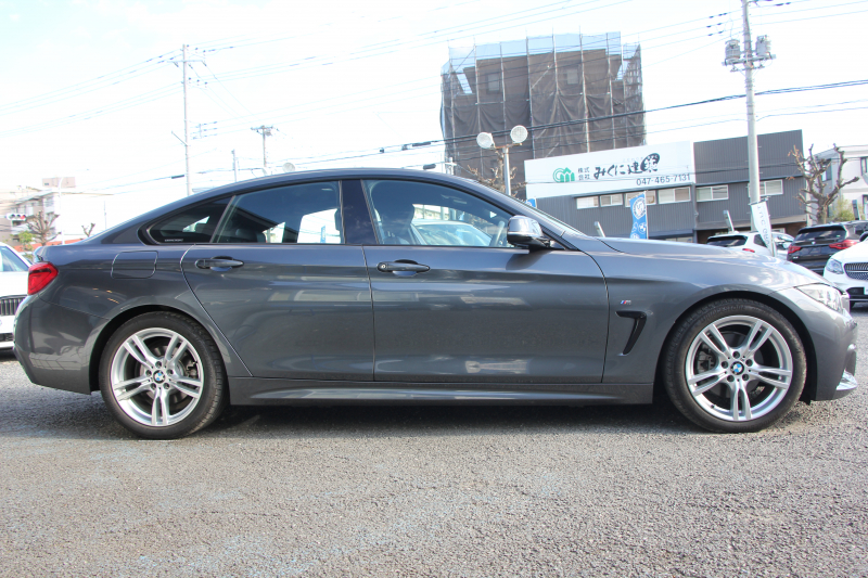 BMW 4シリーズ 420i ｸﾞﾗﾝｸｰﾍﾟMｽﾎﾟｰﾂ 後期 ﾋｰﾀｰ黒革 追従ACC ﾚｰﾝﾁｪﾝｼﾞ警告 LEDﾍｯﾄﾞﾗｲﾄ&ﾃｰﾙ ﾀｯﾁ画面HDDﾅﾋﾞﾌﾙｾｸﾞTV 液晶ﾒｰﾀｰ 衝突軽減ﾌﾞﾚｰｷ 車線逸脱警告 歩行者警告 Bｶﾒﾗ ﾊﾟﾄﾞﾙｼﾌﾄ ｽﾏｰﾄｷｰ 電動ﾄﾗﾝｸ 2年保証
