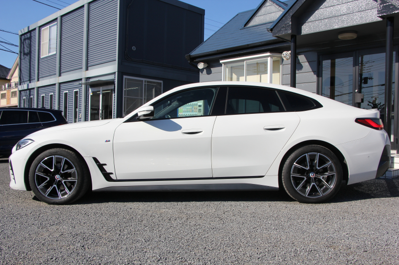 BMW 4シリーズ 420d Xdrive ｸﾞﾗﾝｸｰﾍﾟMｽﾎﾟｰﾂ ﾊｲﾗｲﾝ 4WD ﾋｰﾀｰ黒革 50Thｴﾝﾌﾞﾚﾑ 追従ACC ｽﾃｱﾘﾝｸﾞｻﾎﾟｰﾄ ﾀｯﾁ画面HDDﾅﾋﾞｱｯﾌﾟﾙｶｰﾌﾟﾚｲ Pｱｼｽﾄ LEDﾍｯﾄﾞﾗｲﾄ ｵｰﾄﾊｲﾋﾞｰﾑ Mﾘｱｽﾎﾟｲﾗｰ 専用ｴｱﾛ 18AW ﾜｲﾔﾚｽ充電 2年保証