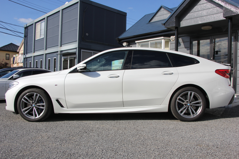 BMW 6シリーズ 630i ｸﾞﾗﾝﾂｰﾘｽﾓ Mｽﾎﾟｰﾂ ｾﾚｸﾄP 1ｵﾅ 真珠色 ﾊﾟﾉﾗﾏｻﾝﾙｰﾌ 全席ﾋｰﾀｰ黒革 ﾘｱｼｰﾄ電動可倒調整 ﾊｰﾏﾝｶｰﾄﾞﾝｻﾗｳﾝﾄﾞ4ｿﾞｰﾝｴｱｺﾝ 追従ACC HUD LEDﾍｯﾄﾞﾗｲﾄ 360度ｶﾒﾗ ﾀｯﾁ画面HDDﾅﾋﾞ電動ﾄﾗﾝｸ Mｽﾎﾟｰﾂﾌﾞﾚ-ｷ 2年保証