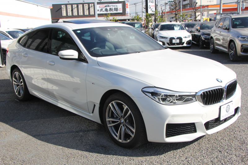 BMW 6シリーズ 630i ｸﾞﾗﾝﾂｰﾘｽﾓ Mｽﾎﾟｰﾂ ｾﾚｸﾄP 1ｵﾅ 真珠色 ﾊﾟﾉﾗﾏｻﾝﾙｰﾌ 全席ﾋｰﾀｰ黒革 ﾘｱｼｰﾄ電動可倒調整 ﾊｰﾏﾝｶｰﾄﾞﾝｻﾗｳﾝﾄﾞ4ｿﾞｰﾝｴｱｺﾝ 追従ACC HUD LEDﾍｯﾄﾞﾗｲﾄ 360度ｶﾒﾗ ﾀｯﾁ画面HDDﾅﾋﾞ電動ﾄﾗﾝｸ Mｽﾎﾟｰﾂﾌﾞﾚ-ｷ 2年保証