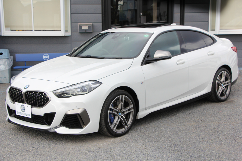 BMW 2シリーズ M235i Xdrive ｸﾞﾗﾝｸｰﾍﾟﾃﾞﾋﾞｭｰP 306馬力 4WD ﾊﾟﾉﾗﾏｻﾝﾙｰﾌ ｼｰﾄﾋｰﾀｰ Mｽﾎﾟｰﾂｼｰﾄ Mｼｰﾄﾍﾞﾙﾄ ｱﾀﾞﾌﾟﾃｨﾌﾞｻｽ 追従ACC LEDﾍｯﾄﾞﾗｲﾄ 専用18AW Mspﾌﾞﾚｰｷ Applecarplay ﾀｯﾁ画面HDDﾅﾋﾞPｱｼｽﾄ ﾜｲﾔﾚｽ充電 2年保証