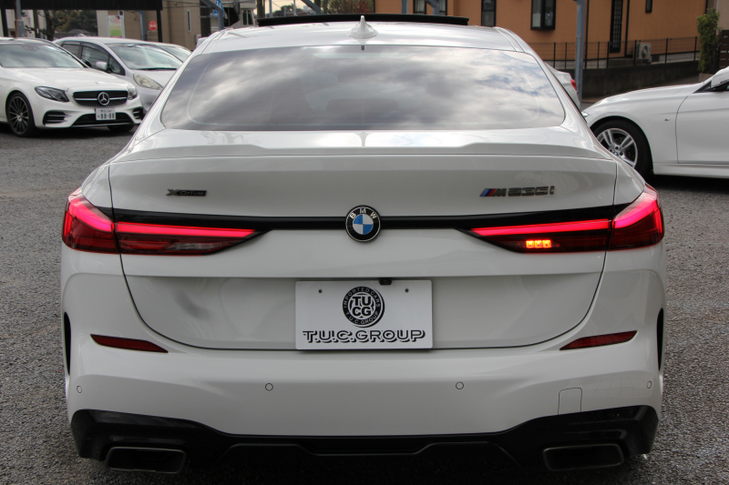 BMW 2シリーズ M235i Xdrive ｸﾞﾗﾝｸｰﾍﾟﾃﾞﾋﾞｭｰP 306馬力 4WD ﾊﾟﾉﾗﾏｻﾝﾙｰﾌ ｼｰﾄﾋｰﾀｰ Mｽﾎﾟｰﾂｼｰﾄ Mｼｰﾄﾍﾞﾙﾄ ｱﾀﾞﾌﾟﾃｨﾌﾞｻｽ 追従ACC LEDﾍｯﾄﾞﾗｲﾄ 専用18AW Mspﾌﾞﾚｰｷ Applecarplay ﾀｯﾁ画面HDDﾅﾋﾞPｱｼｽﾄ ﾜｲﾔﾚｽ充電 2年保証