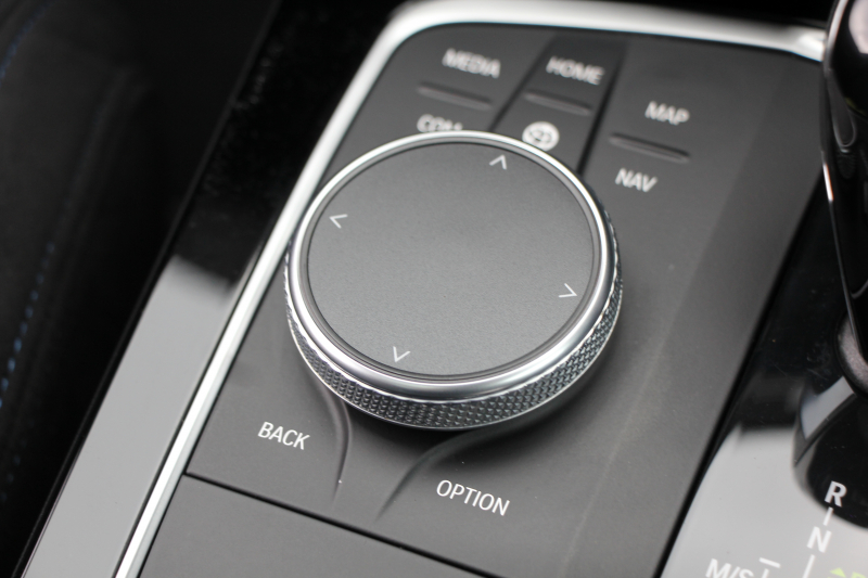 BMW 2シリーズ M235i Xdrive ｸﾞﾗﾝｸｰﾍﾟﾃﾞﾋﾞｭｰP 306馬力 4WD ﾊﾟﾉﾗﾏｻﾝﾙｰﾌ ｼｰﾄﾋｰﾀｰ Mｽﾎﾟｰﾂｼｰﾄ Mｼｰﾄﾍﾞﾙﾄ ｱﾀﾞﾌﾟﾃｨﾌﾞｻｽ 追従ACC LEDﾍｯﾄﾞﾗｲﾄ 専用18AW Mspﾌﾞﾚｰｷ Applecarplay ﾀｯﾁ画面HDDﾅﾋﾞPｱｼｽﾄ ﾜｲﾔﾚｽ充電 2年保証