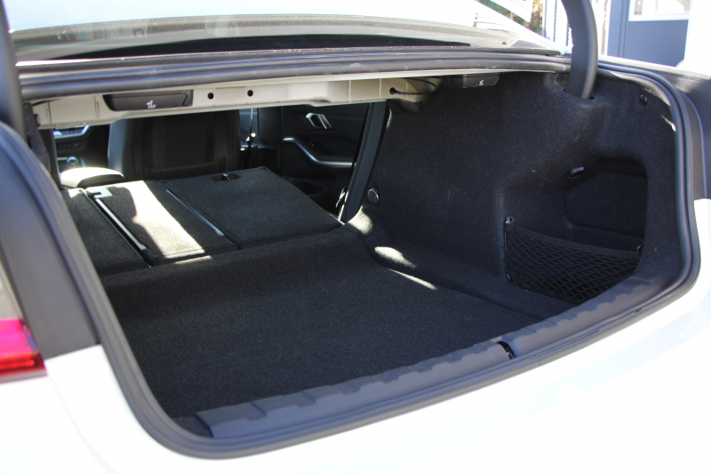 BMW 3シリーズ 320d Xdrive Mｽﾎﾟｰﾂ ｲﾉﾍﾞｰｼｮﾝP ﾃﾞﾋﾞｭｰP ｺﾝﾌｫｰﾄP 4WD ﾋｰﾀｰ黒革  BMWﾚｰｻﾞｰﾗｲﾄ HUD ｼﾞｪｽﾁｬｰC 追従ACC ｽﾃｱﾘﾝｸﾞｻﾎﾟｰﾄ ｱｯﾌﾟﾙｶｰﾌﾟﾚｲ ﾀｯﾁ画面HDDﾅﾋﾞBMWﾗｲﾌﾞｺｯｸﾋﾟｯﾄﾞ電動ﾄﾗﾝｸ Hi-fiｽﾋﾟｰｶｰ 2年保証