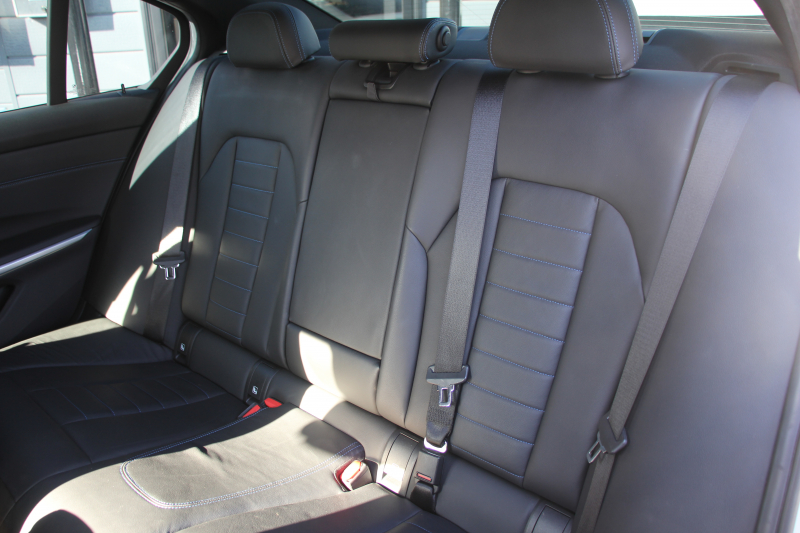 BMW 3シリーズ 320d Xdrive Mｽﾎﾟｰﾂ ｲﾉﾍﾞｰｼｮﾝP ﾃﾞﾋﾞｭｰP ｺﾝﾌｫｰﾄP 4WD ﾋｰﾀｰ黒革  BMWﾚｰｻﾞｰﾗｲﾄ HUD ｼﾞｪｽﾁｬｰC 追従ACC ｽﾃｱﾘﾝｸﾞｻﾎﾟｰﾄ ｱｯﾌﾟﾙｶｰﾌﾟﾚｲ ﾀｯﾁ画面HDDﾅﾋﾞBMWﾗｲﾌﾞｺｯｸﾋﾟｯﾄﾞ電動ﾄﾗﾝｸ Hi-fiｽﾋﾟｰｶｰ 2年保証