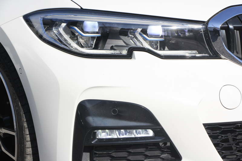 BMW 3シリーズ 320d Xdrive Mｽﾎﾟｰﾂ ｲﾉﾍﾞｰｼｮﾝP ﾃﾞﾋﾞｭｰP ｺﾝﾌｫｰﾄP 4WD ﾋｰﾀｰ黒革  BMWﾚｰｻﾞｰﾗｲﾄ HUD ｼﾞｪｽﾁｬｰC 追従ACC ｽﾃｱﾘﾝｸﾞｻﾎﾟｰﾄ ｱｯﾌﾟﾙｶｰﾌﾟﾚｲ ﾀｯﾁ画面HDDﾅﾋﾞBMWﾗｲﾌﾞｺｯｸﾋﾟｯﾄﾞ電動ﾄﾗﾝｸ Hi-fiｽﾋﾟｰｶｰ 2年保証