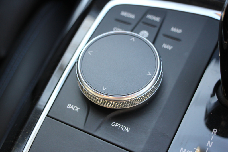 BMW 3シリーズ 320d Xdrive Mｽﾎﾟｰﾂ ｲﾉﾍﾞｰｼｮﾝP ﾃﾞﾋﾞｭｰP ｺﾝﾌｫｰﾄP 4WD ﾋｰﾀｰ黒革  BMWﾚｰｻﾞｰﾗｲﾄ HUD ｼﾞｪｽﾁｬｰC 追従ACC ｽﾃｱﾘﾝｸﾞｻﾎﾟｰﾄ ｱｯﾌﾟﾙｶｰﾌﾟﾚｲ ﾀｯﾁ画面HDDﾅﾋﾞBMWﾗｲﾌﾞｺｯｸﾋﾟｯﾄﾞ電動ﾄﾗﾝｸ Hi-fiｽﾋﾟｰｶｰ 2年保証