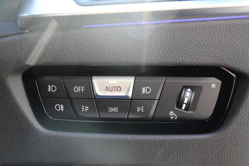 BMW 3シリーズ 320d Xdrive Mｽﾎﾟｰﾂ ｲﾉﾍﾞｰｼｮﾝP ﾃﾞﾋﾞｭｰP ｺﾝﾌｫｰﾄP 4WD ﾋｰﾀｰ黒革  BMWﾚｰｻﾞｰﾗｲﾄ HUD ｼﾞｪｽﾁｬｰC 追従ACC ｽﾃｱﾘﾝｸﾞｻﾎﾟｰﾄ ｱｯﾌﾟﾙｶｰﾌﾟﾚｲ ﾀｯﾁ画面HDDﾅﾋﾞBMWﾗｲﾌﾞｺｯｸﾋﾟｯﾄﾞ電動ﾄﾗﾝｸ Hi-fiｽﾋﾟｰｶｰ 2年保証