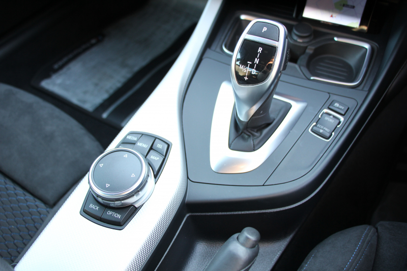 BMW 2シリーズ M235i ｸｰﾍﾟ直6ﾀｰﾎﾞ326馬力 ｱﾀﾞﾌﾟﾃｨﾌﾞMｻｽ 専用ﾌﾞﾚｰｷ Bｶﾒﾗ&ﾘｱ障害物ｿﾅｰ 衝突軽減ﾌﾞﾚｰｷ 車線逸脱警告 歩行者警告 ﾌﾞﾚｰｷ付ｸﾙｺﾝ HDDﾅﾋﾞBluetooth接続 ｽﾏｰﾄｷｰ 18AW ﾊﾟﾄﾞﾙｼﾌﾄ ﾌﾞﾗｯｸｸﾞﾘﾙ 2年保証