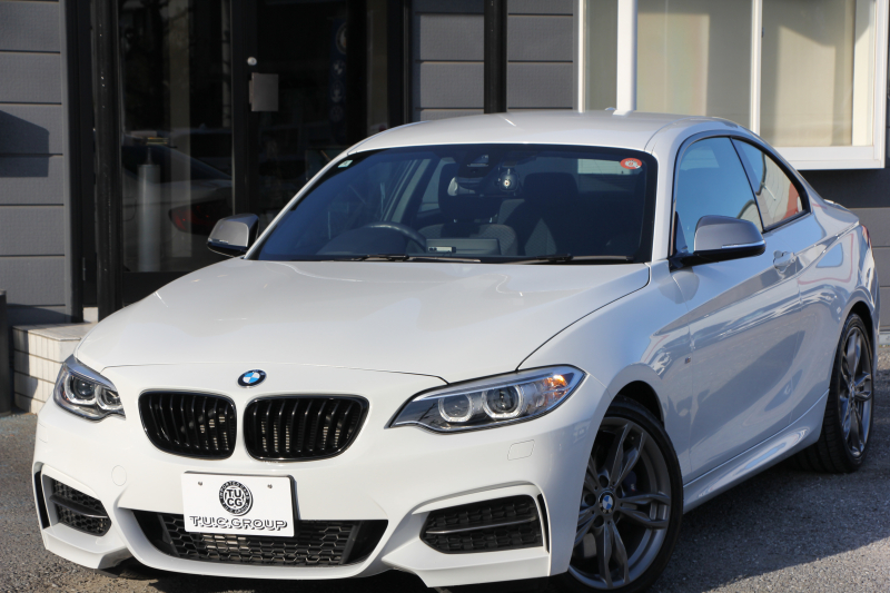 BMW 2シリーズ M235i ｸｰﾍﾟ直6ﾀｰﾎﾞ326馬力 ｱﾀﾞﾌﾟﾃｨﾌﾞMｻｽ 専用ﾌﾞﾚｰｷ Bｶﾒﾗ&ﾘｱ障害物ｿﾅｰ 衝突軽減ﾌﾞﾚｰｷ 車線逸脱警告 歩行者警告 ﾌﾞﾚｰｷ付ｸﾙｺﾝ HDDﾅﾋﾞBluetooth接続 ｽﾏｰﾄｷｰ 18AW ﾊﾟﾄﾞﾙｼﾌﾄ ﾌﾞﾗｯｸｸﾞﾘﾙ 2年保証