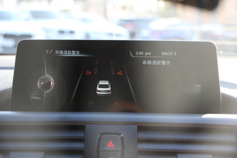 BMW 2シリーズ M235i ｸｰﾍﾟ直6ﾀｰﾎﾞ326馬力 ｱﾀﾞﾌﾟﾃｨﾌﾞMｻｽ 専用ﾌﾞﾚｰｷ Bｶﾒﾗ&ﾘｱ障害物ｿﾅｰ 衝突軽減ﾌﾞﾚｰｷ 車線逸脱警告 歩行者警告 ﾌﾞﾚｰｷ付ｸﾙｺﾝ HDDﾅﾋﾞBluetooth接続 ｽﾏｰﾄｷｰ 18AW ﾊﾟﾄﾞﾙｼﾌﾄ ﾌﾞﾗｯｸｸﾞﾘﾙ 2年保証