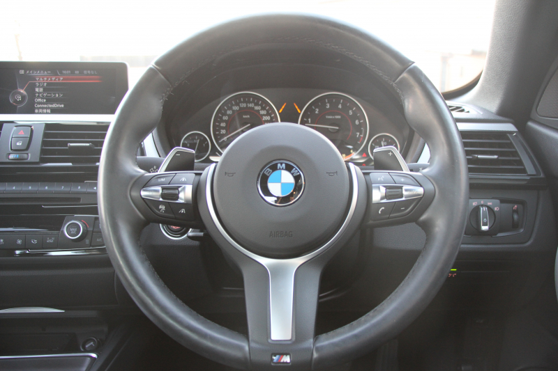 BMW 4シリーズ 435i ｶﾌﾞﾘｵﾚ Mｽﾎﾟｰﾂ 電動ｵｰﾌﾟﾝ 直6ﾀｰﾎﾞ306馬力 N55B30Aｴﾝｼﾞﾝ ﾋｰﾀｰ黒革 追従ACC LEDﾍｯﾄﾞﾗｲﾄ HUD 19AW HDDﾅﾋﾞﾌﾙｾｸﾞTV 衝突軽減ﾌﾞﾚｰｷ 車線逸脱警告 歩行者警告 ﾊﾟﾄﾞﾙｼﾌﾄ 8速AT 2年保証