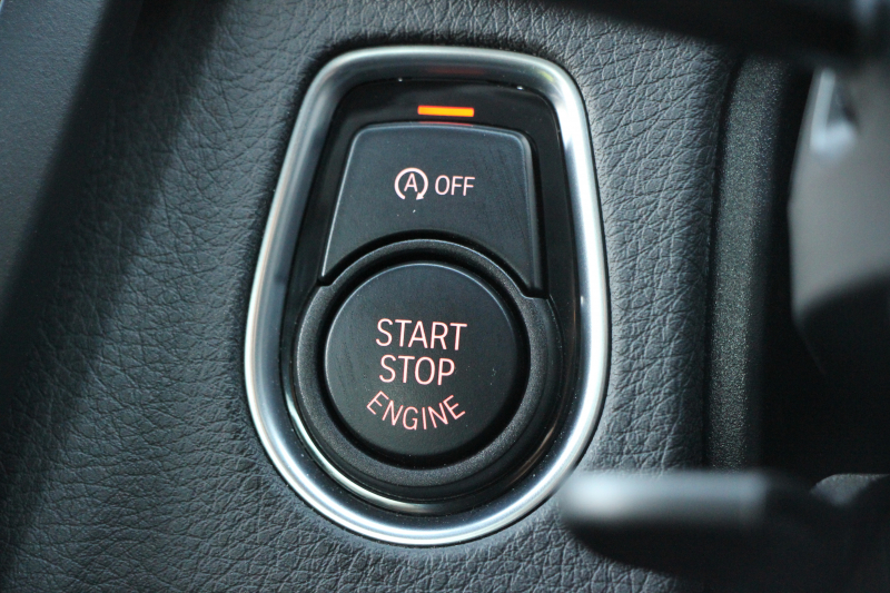 BMW 4シリーズ 435i ｶﾌﾞﾘｵﾚ Mｽﾎﾟｰﾂ 電動ｵｰﾌﾟﾝ 直6ﾀｰﾎﾞ306馬力 N55B30Aｴﾝｼﾞﾝ ﾋｰﾀｰ黒革 追従ACC LEDﾍｯﾄﾞﾗｲﾄ HUD 19AW HDDﾅﾋﾞﾌﾙｾｸﾞTV 衝突軽減ﾌﾞﾚｰｷ 車線逸脱警告 歩行者警告 ﾊﾟﾄﾞﾙｼﾌﾄ 8速AT 2年保証