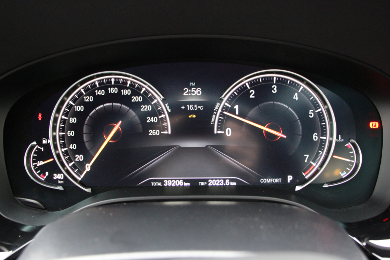 BMW 5シリーズ 523i ﾂｰﾘﾝｸﾞﾌﾞﾗｯｸｱｳﾄ 特別仕様車 HUD ﾊｰﾏﾝｶｰﾄﾞﾝ 追従ACC ｽﾃｱﾘﾝｸﾞｻﾎﾟｰﾄ LEDﾍｯﾄﾞﾗｲﾄ ｵｰﾄﾊｲﾋﾞｰﾑ ﾀｯﾁ画面HDDﾅﾋﾞTV 360度ﾊﾟﾉﾗﾏｶﾒﾗ Pｱｼｽﾄﾌﾟﾗｽ 電動ﾄﾗﾝｸ ﾌﾞﾗｯｸ19AW 液晶ﾒｰﾀｰ ｽﾏｰﾄｷｰ 2年保証